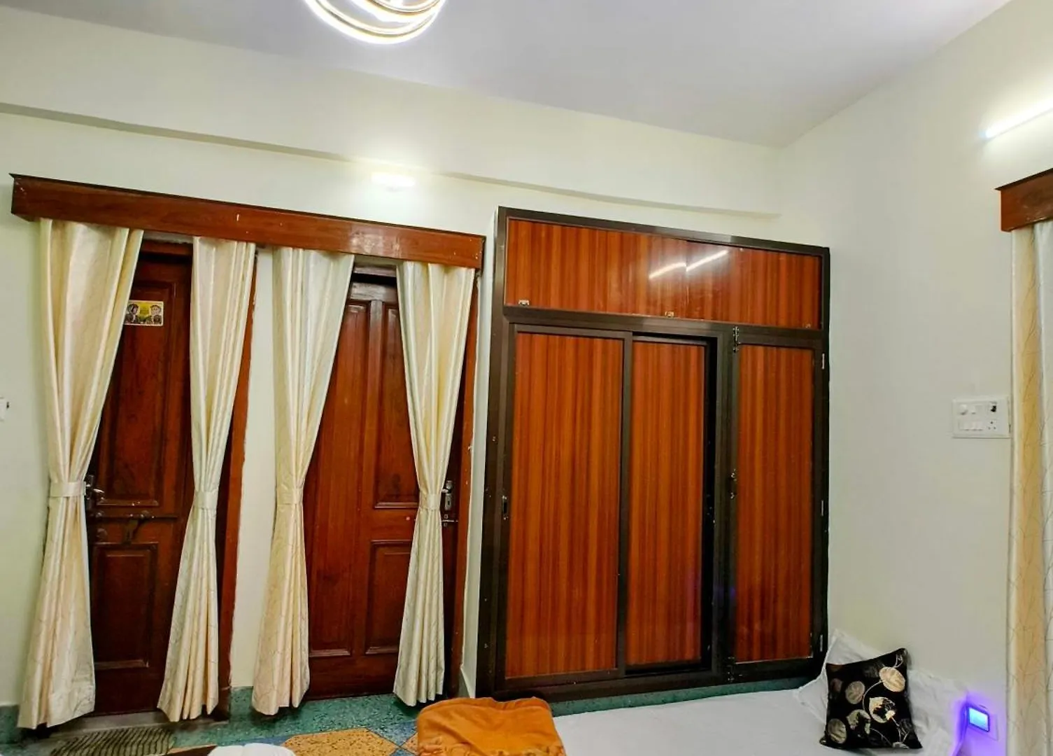 Apartment Manahsthir Stays Varanasi